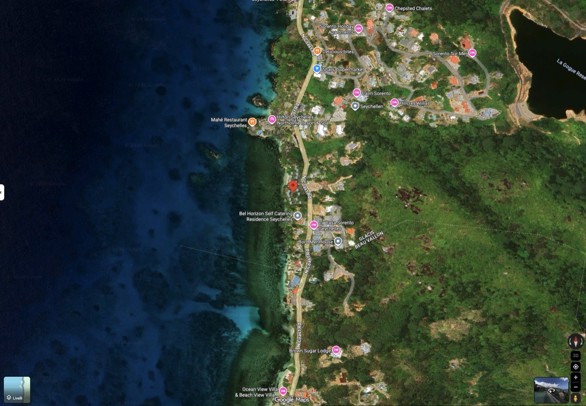 Vista satellitare del tratto di costa di un resort alle Seychelles, individuato a partire da una foto pubblica